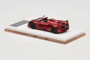 Pagani Huayra Roadster Tricolore Punane Henson & Heaven 1:64 PHRTR01 Metall - pilt 5/7