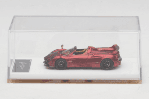 Pagani Huayra Roadster Tricolore Punane Henson & Heaven 1:64 PHRTR01 Metall - pilt 6/7