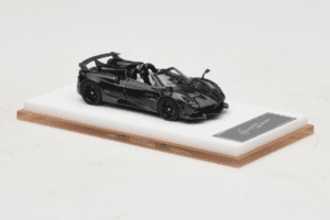Pagani Huayra Tricolore Roadster Exposed Carbon Henson & Heaven 1:64 PHREC01 Metall - pilt 4/7