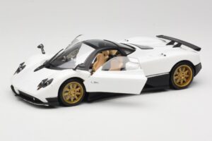 Pagani Zonda F Valge Mondo Motors 1:18 157655 Metall - pilt 2/8