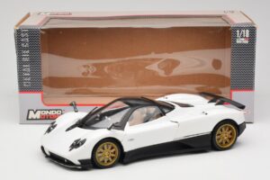 Pagani Zonda F Valge Mondo Motors 1:18 157655 Metall - pilt 8/8
