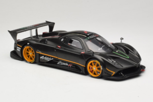 Pagani Zonda R Revolucion Carbon Fiber AUTOart 1:18 78261 Metall - pilt 6/8