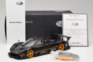 Pagani Zonda R Revolucion Carbon Fiber AUTOart 1:18 78261 Metall - pilt 8/8
