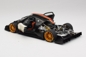 Pagani Zonda R Revolucion Valge AUTOart 1:18 78262 Metall - pilt 5/8