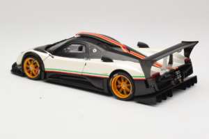 Pagani Zonda R Revolucion Valge AUTOart 1:18 78262 Metall - pilt 7/8