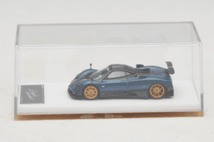 Pagani Zonda Tricolore Exposed Carbon Sinine Henson & Heaven 1:64 PZTECB01 Metall - pilt 6/7