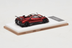 Pagani Zonda Tricolore Punane Henson & Heaven 1:64 PZTR01 Metall - pilt 3/7