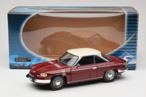 Panhard 24 CT Punane Solido 1:18 1832500 Metall - pilt 8/8
