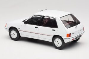 Peugeot 205 Valge MCG 1:18 MCG18493 Metall - pilt 5/6