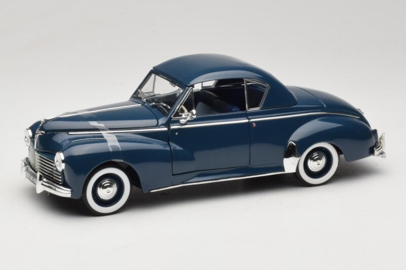 Peugeot 302 Coupe Sinine Solido 1:18 8168 Metall