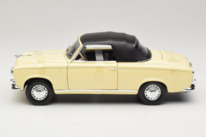 Peugeot 403 Kabriolett Beež Welly 1:18 12551HW Metall - pilt 3/6