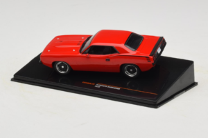 Plymouth Barracuda Punane IXO 1:43 CLC592N Metall - pilt 3/4