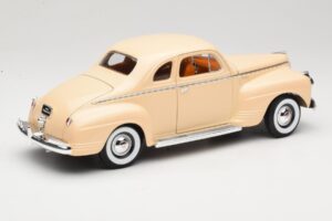 Plymouth Coupe Beež Road Signature 1:18 92398 Metall - pilt 3/8