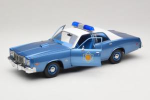 Plymouth Fury Police Pursuit Smokey and the Bandit GreenLight 1:18 19044 Metall - pilt 2/8