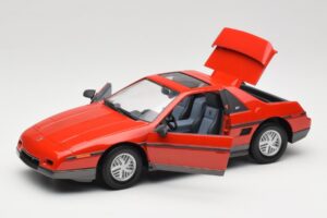 Pontiac Fiero GT Punane Road Signature 1:18 92588 Metall - pilt 2/8