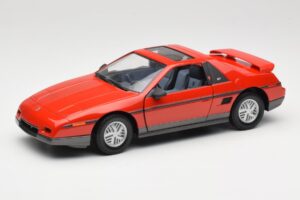 Pontiac Fiero GT Punane Road Signature 1:18 92588 Metall