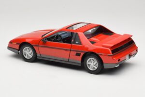 Pontiac Fiero GT Punane Road Signature 1:18 92588 Metall - pilt 7/8