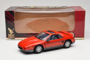 Pontiac Fiero GT Punane Road Signature 1:18 92588 Metall - pilt 8/8