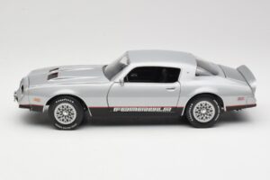 Pontiac Firebird Formula Hõbedane ERTL 1:18 33514 Metall - pilt 4/8