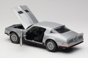 Pontiac Firebird Formula Hõbedane ERTL 1:18 33514 Metall - pilt 5/8