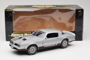 Pontiac Firebird Formula Hõbedane ERTL 1:18 33514 Metall - pilt 8/8