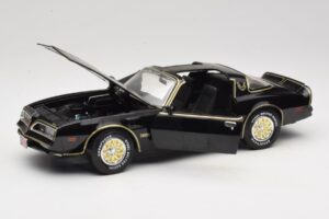Pontiac Firebird Trans Am SE Smokey and the Bandit Joyride 1:18 33121 Metall - pilt 2/8
