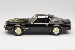 Pontiac Firebird Trans Am SE Smokey and the Bandit Joyride 1:18 33121 Metall - pilt 4/8