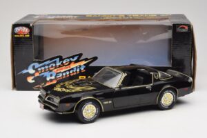 Pontiac Firebird Trans Am SE Smokey and the Bandit Joyride 1:18 33121 Metall - pilt 8/8
