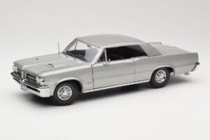 Pontiac GTO Hõbedane Sun Star 1:18 1821 Metall