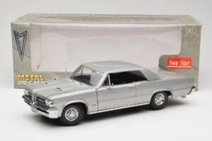 Pontiac GTO Hõbedane Sun Star 1:18 1821 Metall - pilt 8/8