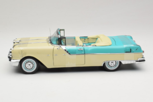 Pontiac Star Chief I Love Lucy Nautilus Blue Valge Sun Star 1:18 5057 Metall - pilt 4/7