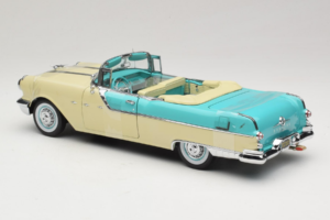 Pontiac Star Chief I Love Lucy Nautilus Blue Valge Sun Star 1:18 5057 Metall - pilt 6/7