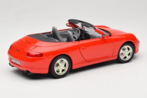 Porsche 911 996 Kabriolett Punane Mira 1:18 06930 Metall - pilt 3/8