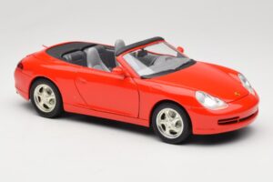 Porsche 911 996 Kabriolett Punane Mira 1:18 06930 Metall - pilt 6/8