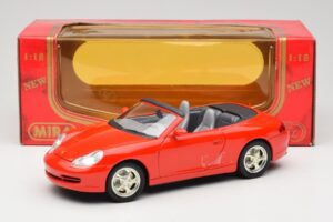 Porsche 911 996 Kabriolett Punane Mira 1:18 06930 Metall - pilt 8/8