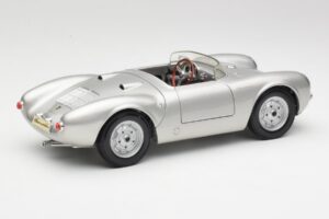 Porsche 550 A Spyder Hõbe Maisto 1:18 50314 Metall - pilt 3/8