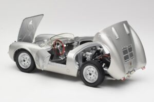 Porsche 550 A Spyder Hõbe Maisto 1:18 50314 Metall - pilt 5/8