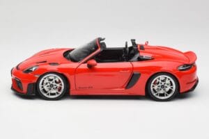 Porsche 718 Spyder RS Guards Red Norev 1:18 187271 Metall - pilt 4/8
