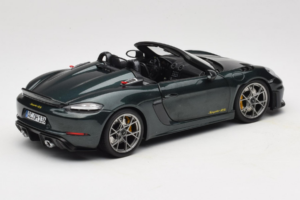 Porsche 718 Spyder RS Weissach Pack Forest Green Norev 1:18 187272 Metall - pilt 3/8