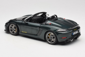 Porsche 718 Spyder RS Weissach Pack Forest Green Norev 1:18 187272 Metall - pilt 7/8