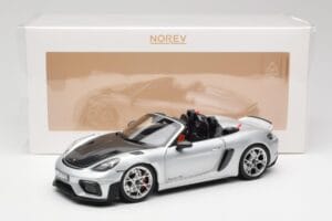 Porsche 718 Spyder RS Weissach Pack GT-Silver Metallic Norev 1:18 187270 Metall - pilt 8/8