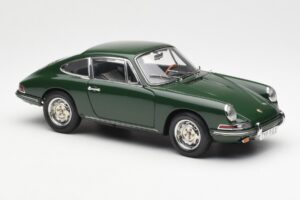 Porsche 901 Roheline CMC 1:18 M-067B Metall - pilt 4/6