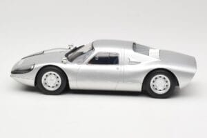 Porsche 904 GTS Norev 1:18 187440 Metall - pilt 3/6