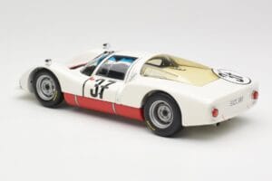 Porsche 906 K #37 V. Elford / B. Pon Porsche System 24 Hours of Le Mans 1967 Minichamps 1:18 100676137 Metall - pilt 7/8