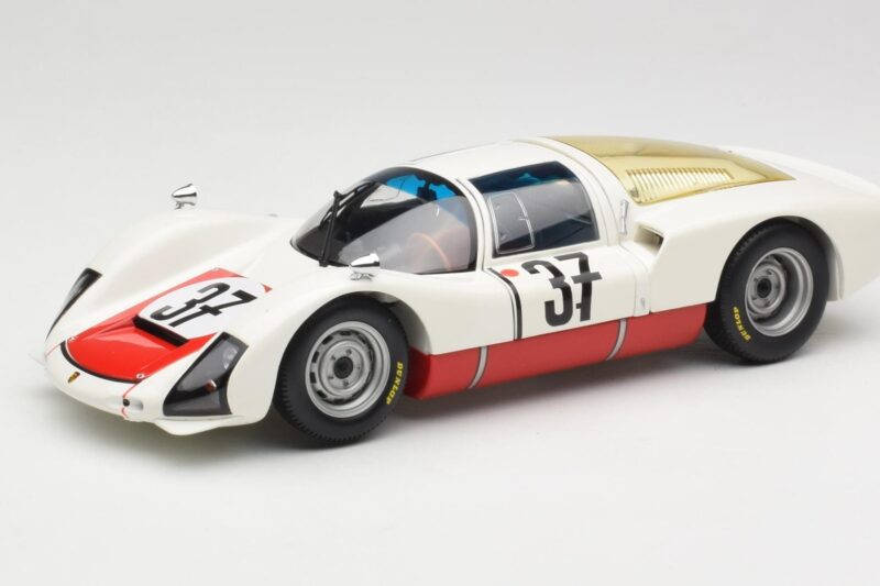 Porsche 906 K #37 V. Elford / B. Pon Porsche System 24 Hours of Le Mans 1967 Minichamps 1:18 100676137 Metall