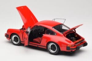 Porsche 911 930 Carrera 3.2 Guards Red Minichamps 1:18 100063021 Metall - pilt 5/8