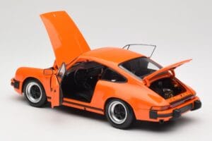 Porsche 911 930 Carrera 3.2 Signal Orange Minichamps 1:18 100063025 Metall - pilt 5/8