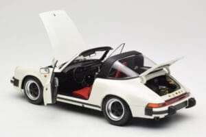 Porsche 911 930 Carrera Targa 3.2 Grand Prix White Minichamps 1:18 100063062 Metall - pilt 5/8