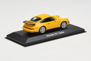 Porsche 911 964 Turbo Kollane MaxiChamps 1:43 940069104 Metall - pilt 2/4