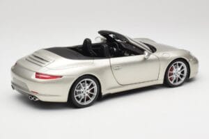 Porsche 911 991 Carrera S Kabriolett GT Hõbedane Metallik Minichamps 1:18 100061030 Metall - pilt 3/8